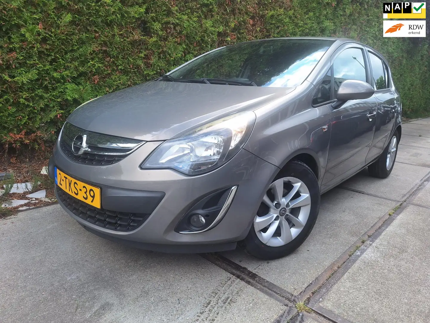 Opel Corsa 1.2 EcoFlex Design Edition LPG Bruin - 1