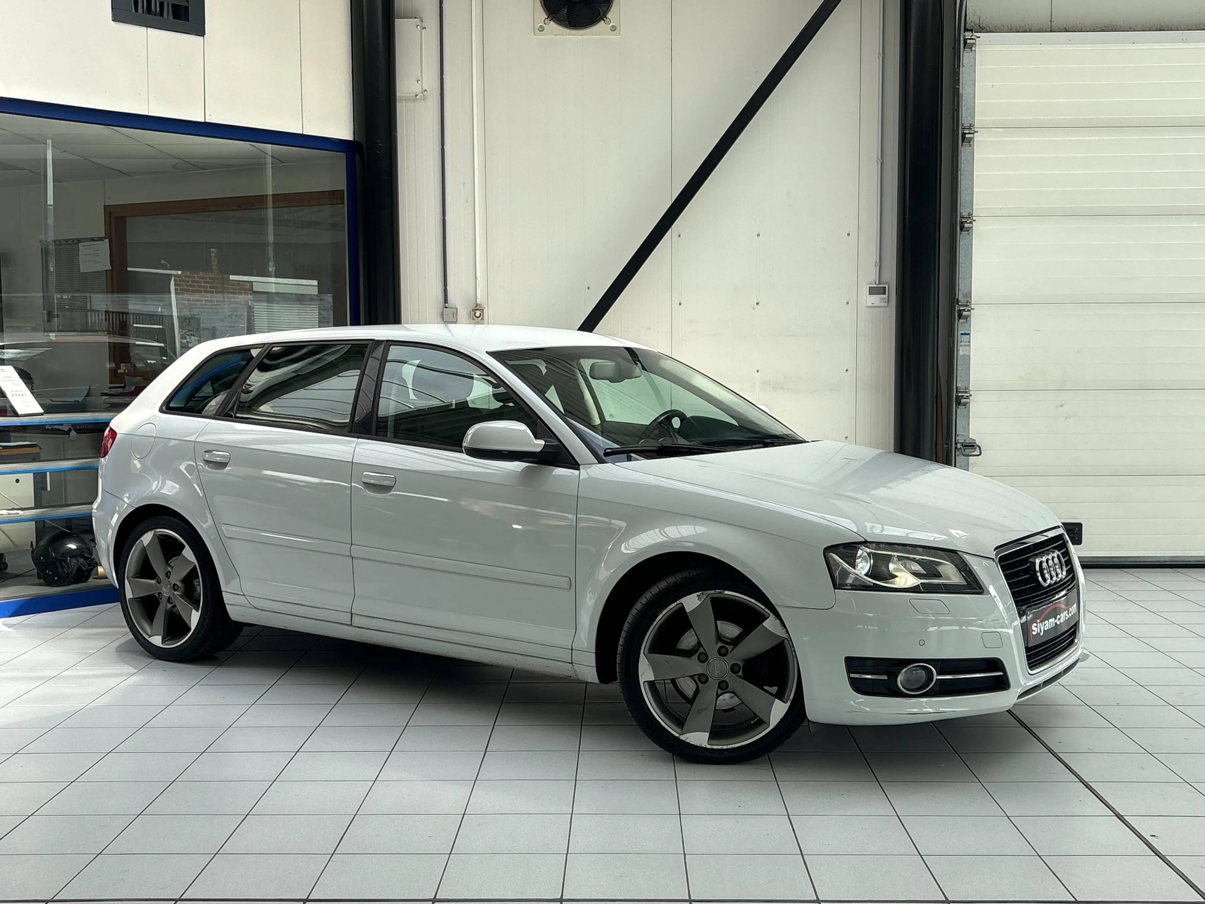 Audi A3 A3 Sportback 1.4 TFSI *XENON * CUIR * GPS * PDC * JANTES * — photo 7