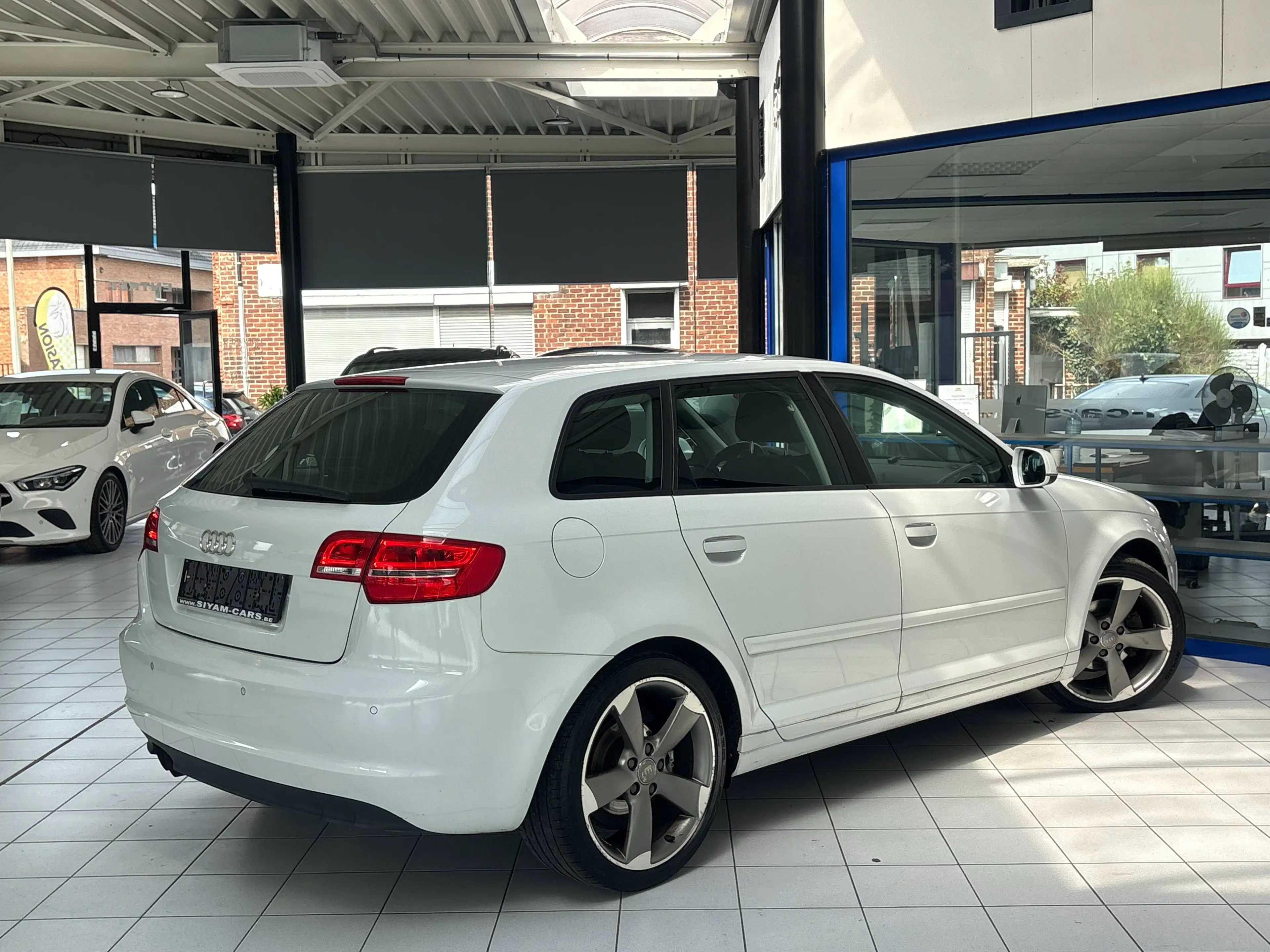 Audi A3 A3 Sportback 1.4 TFSI *XENON * CUIR * GPS * PDC * JANTES * — photo 5