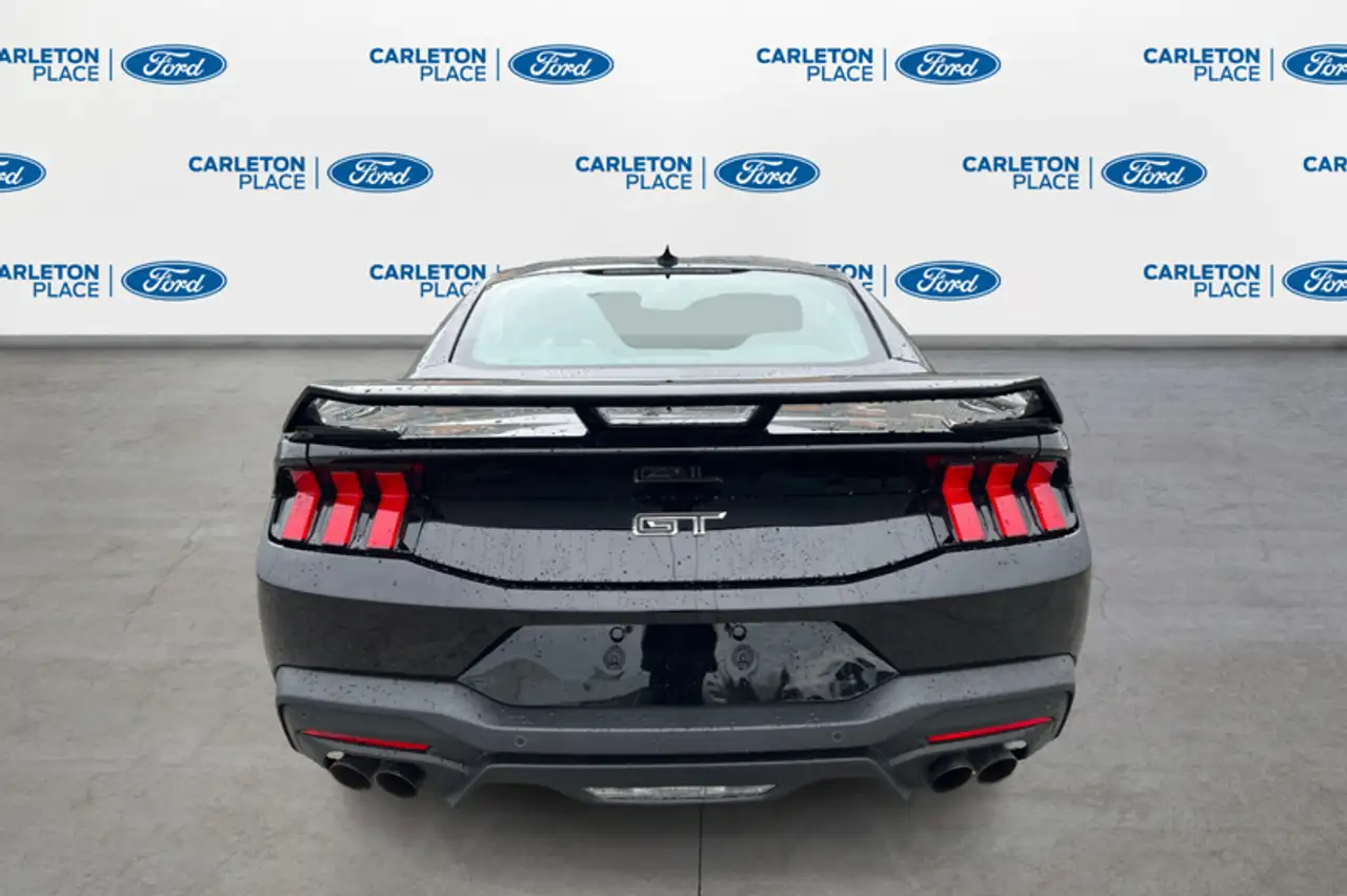 Ford Mustang снимка Ford Mustang