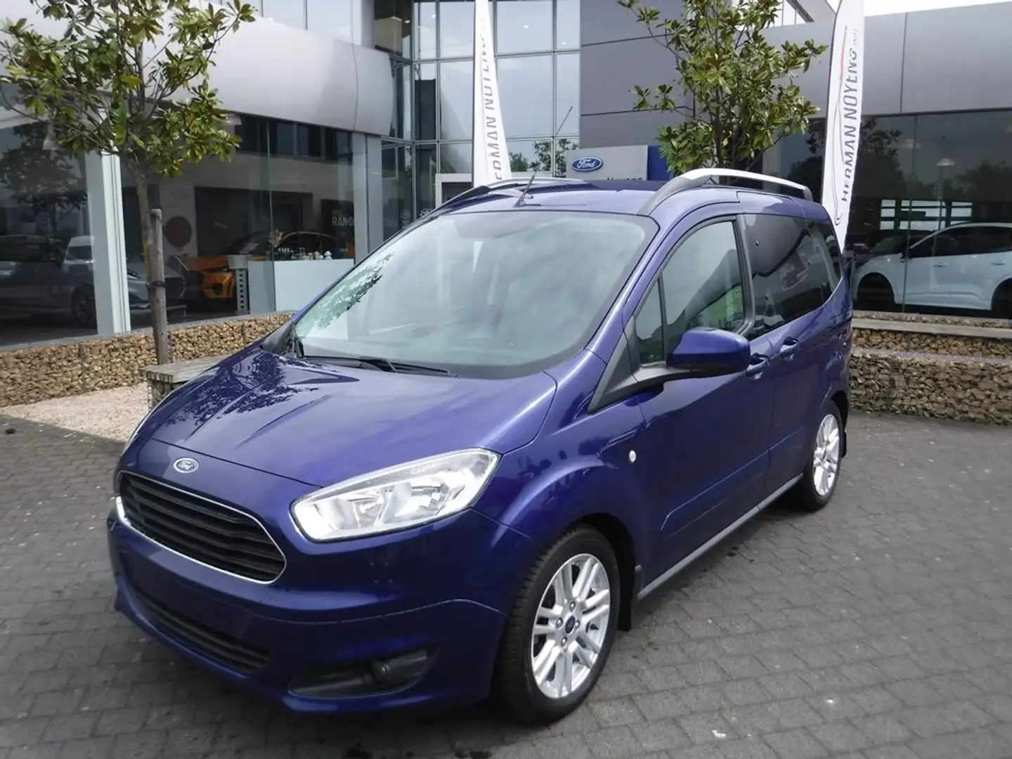 Ford Tourneo Courier Titanium Blauw - 1