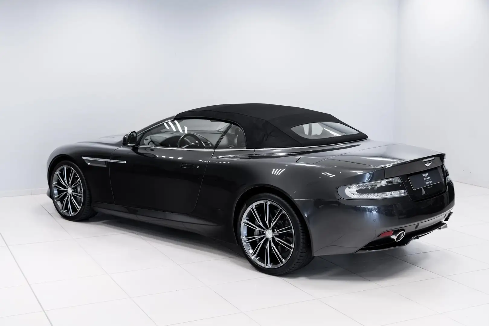 Aston Martin DB9 Virage Volante 2011 Aston Martin Virage Volante 20 Zilver - 2