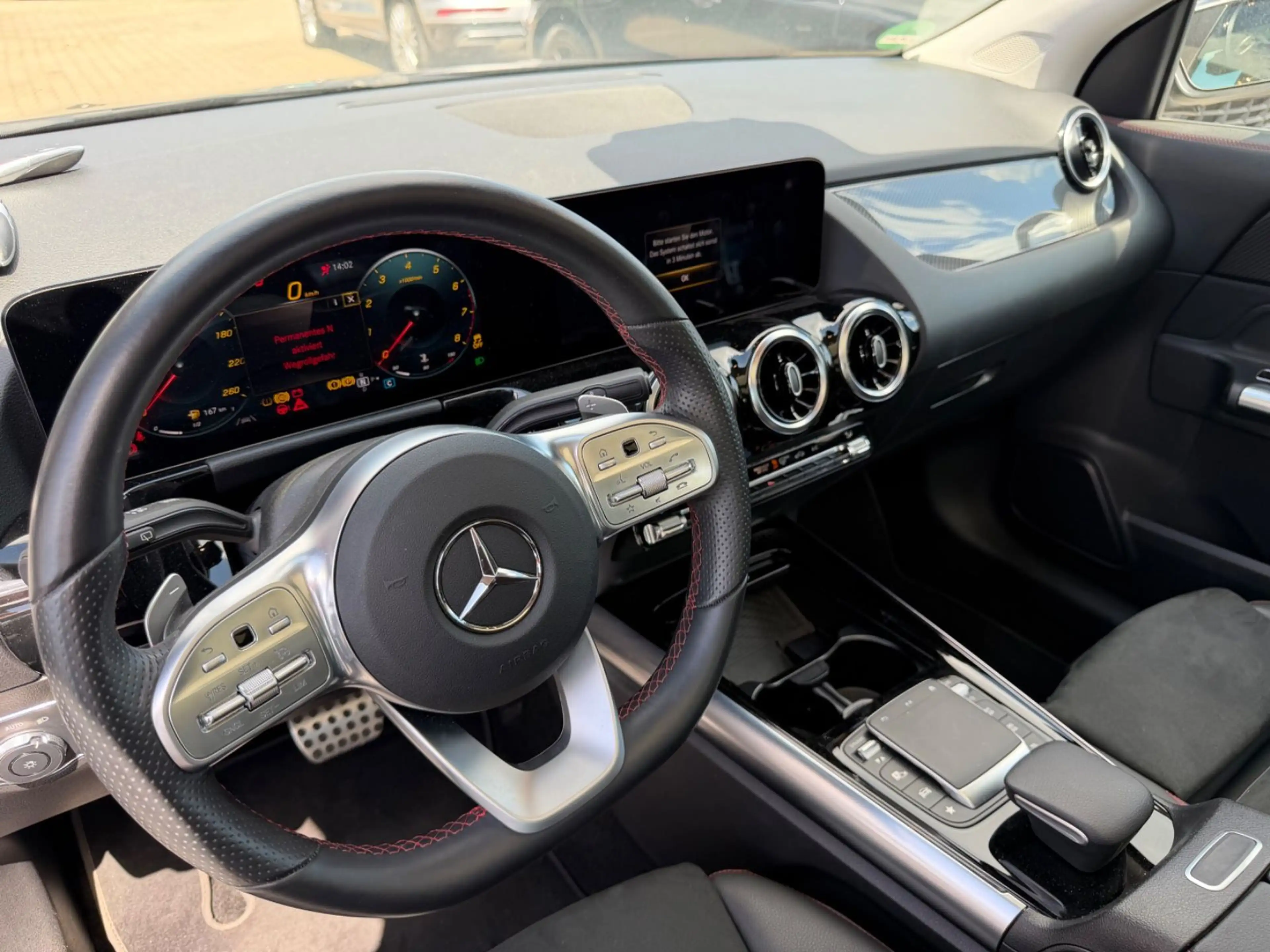Mercedes-Benz GLA 250 4Matic*AMG-Line*AHK*RFK*Motorschade! — photo 9
