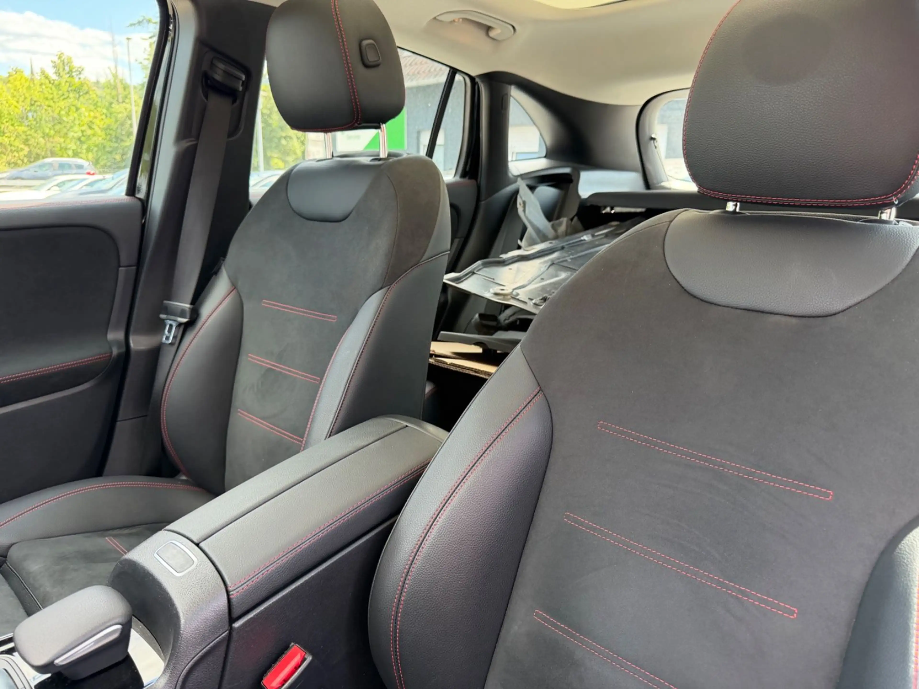 Mercedes-Benz GLA 250 4Matic*AMG-Line*AHK*RFK*Motorschade! — photo 10