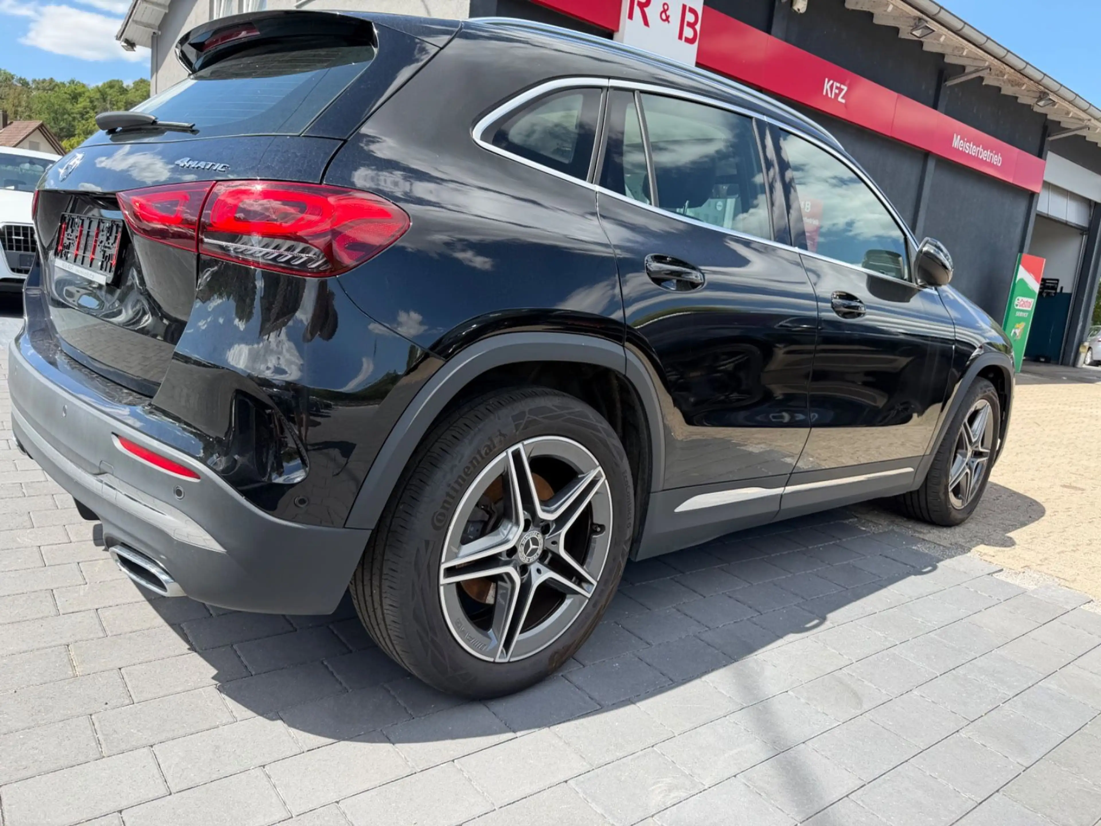 Mercedes-Benz GLA 250 4Matic*AMG-Line*AHK*RFK*Motorschade! — photo 4