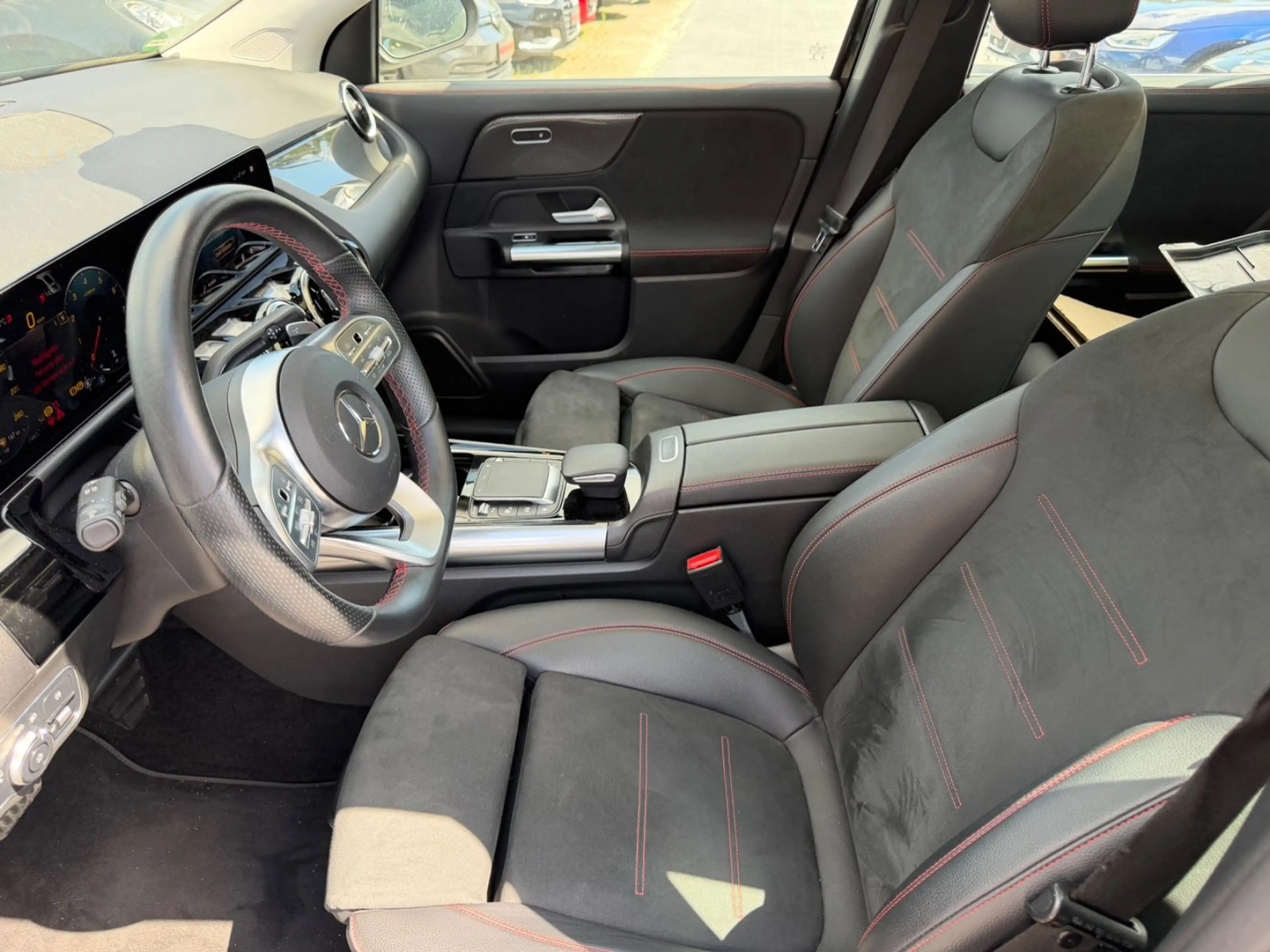 Mercedes-Benz GLA 250 4Matic*AMG-Line*AHK*RFK*Motorschade! — photo 7