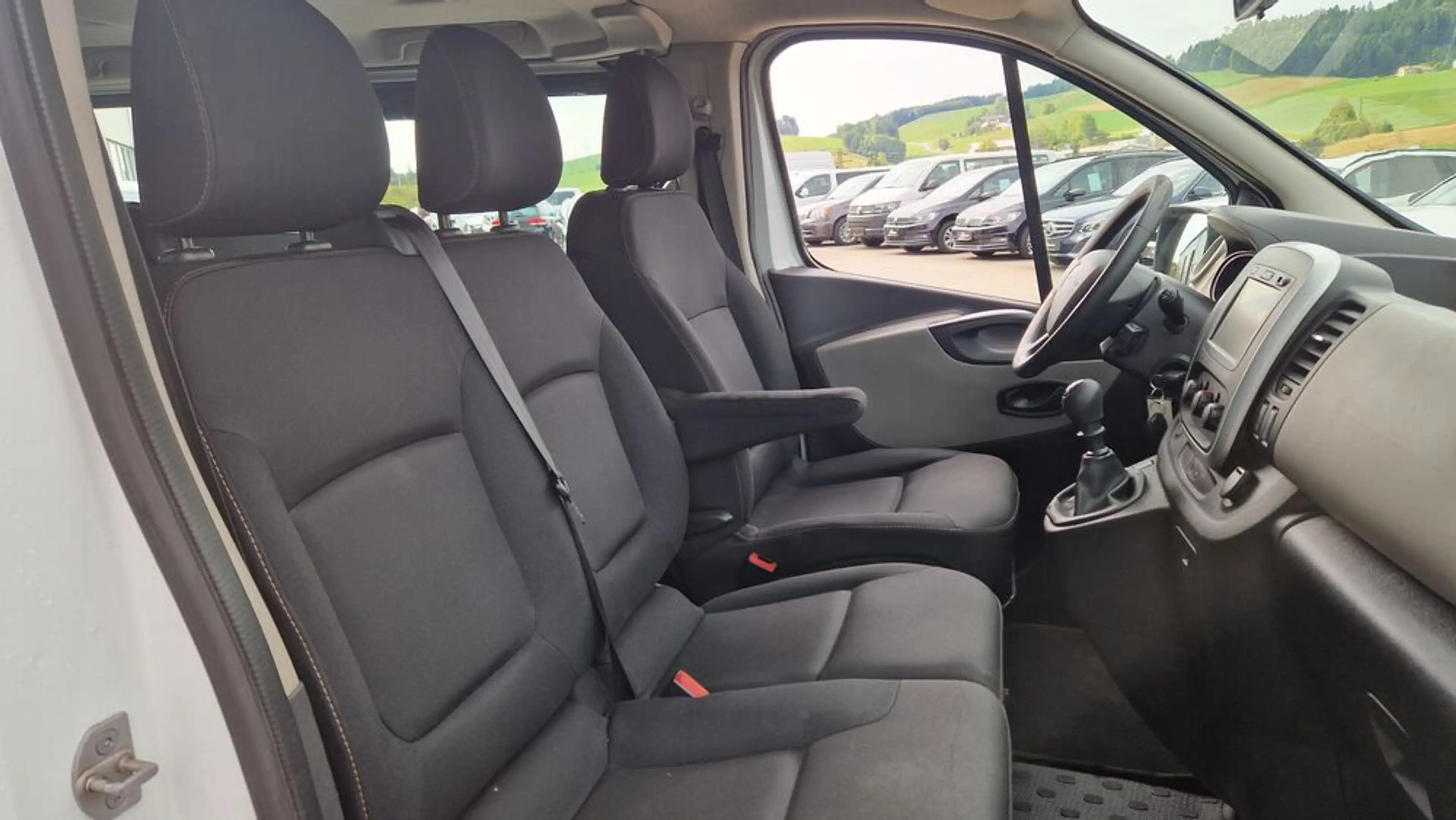 Renault Trafic L1H1 2,9t Expression ''9-Sitzer'' — photo 9