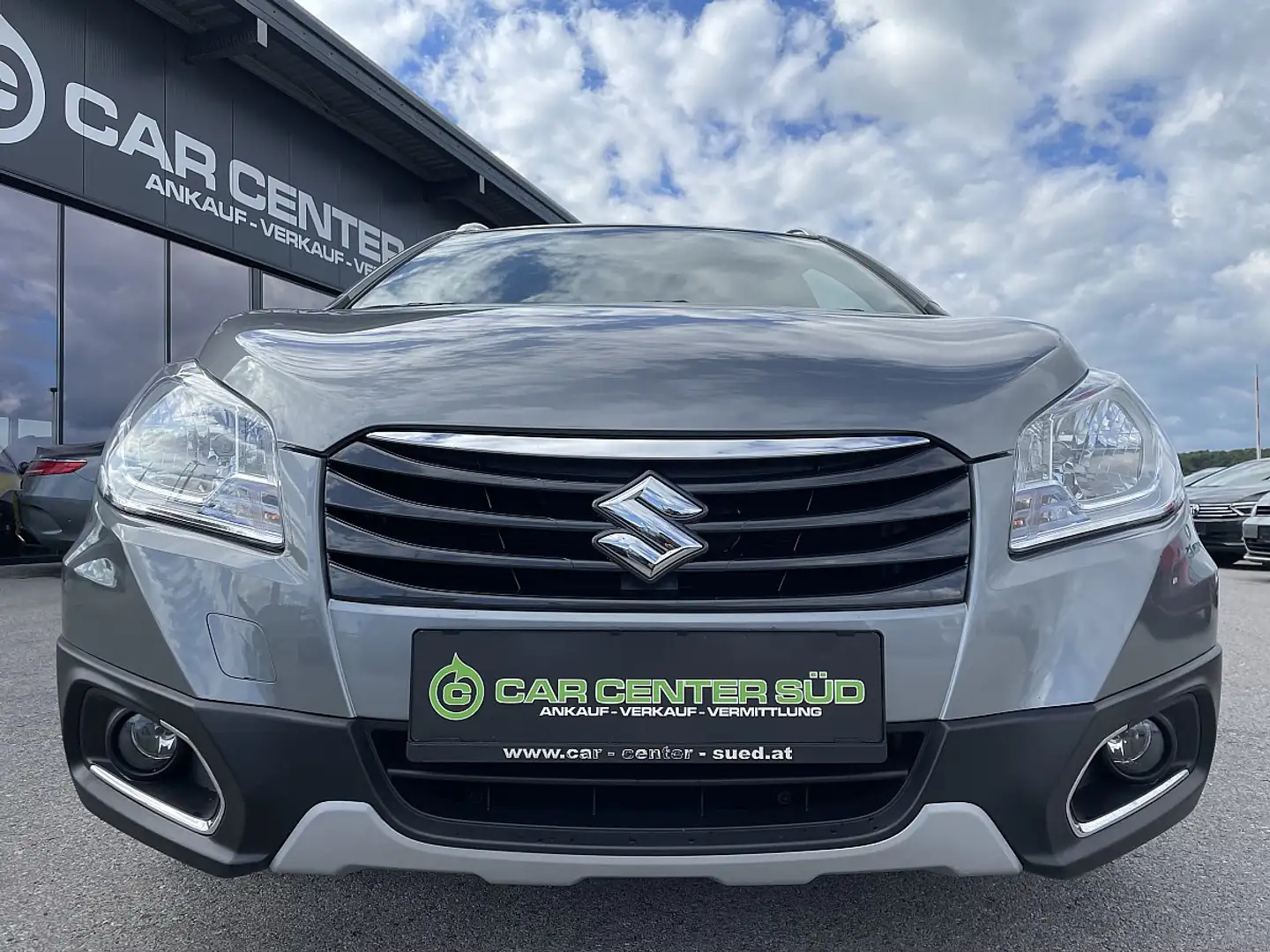 Suzuki SX4 S-Cross 1,6 CVT shine Grau - 2