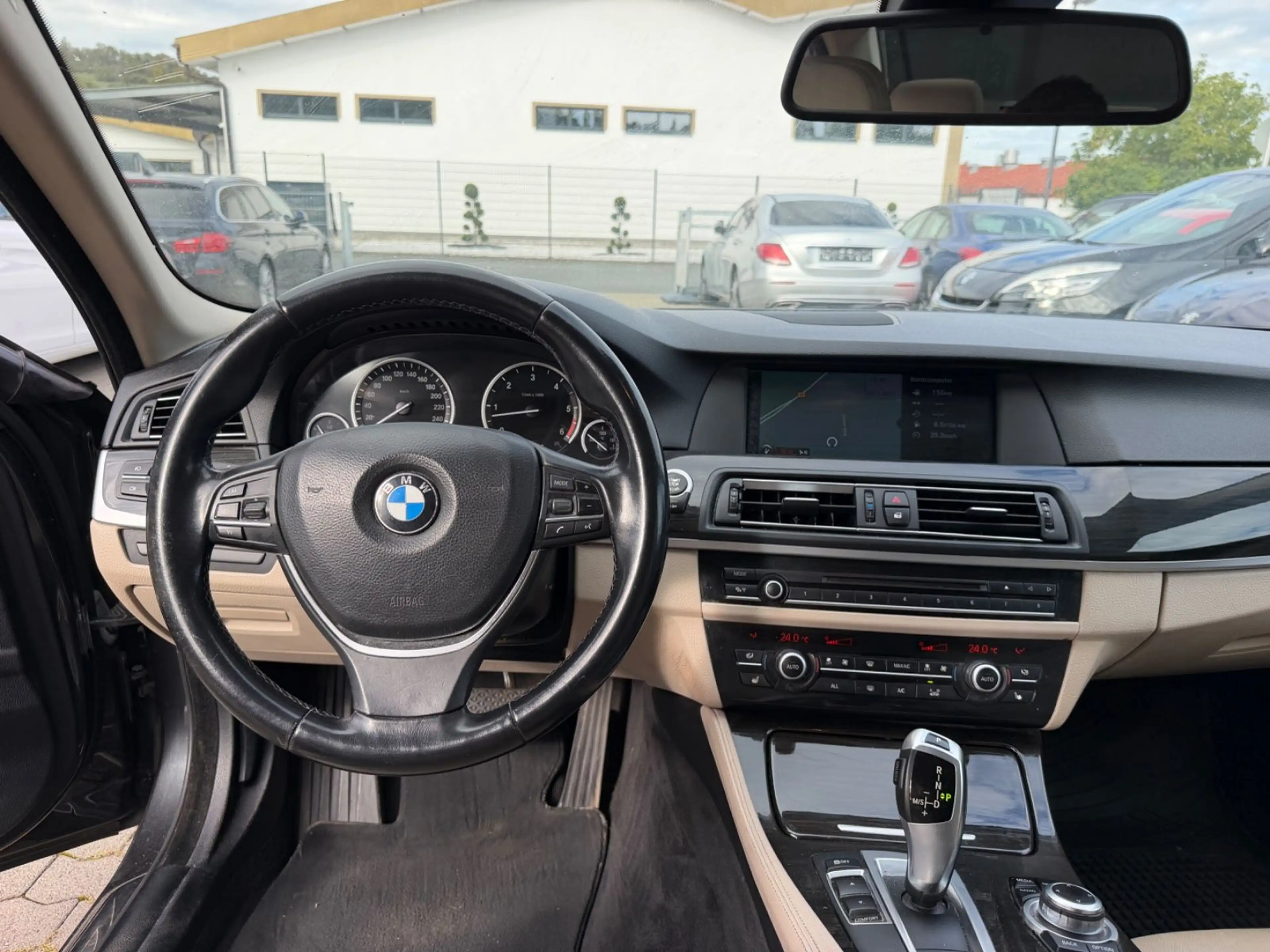 BMW 530 5 Limousine 530 d xDrive Leder — photo 12