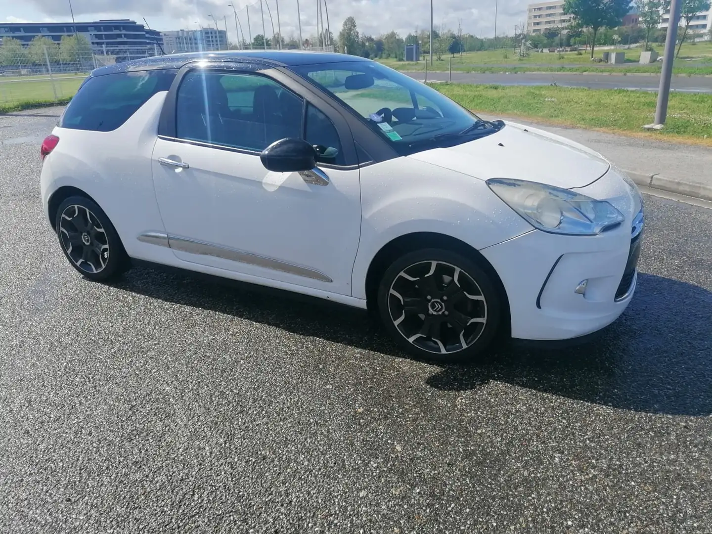 Citroen DS3 DS3 HDi 110 FAP Airdream Sport Chic Blanc - 1