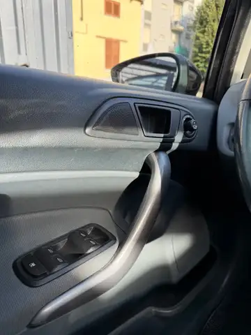 Ford Fiesta view 11
