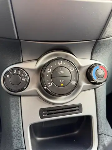 Ford Fiesta view 9