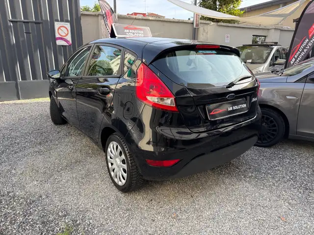 Ford Fiesta view 4