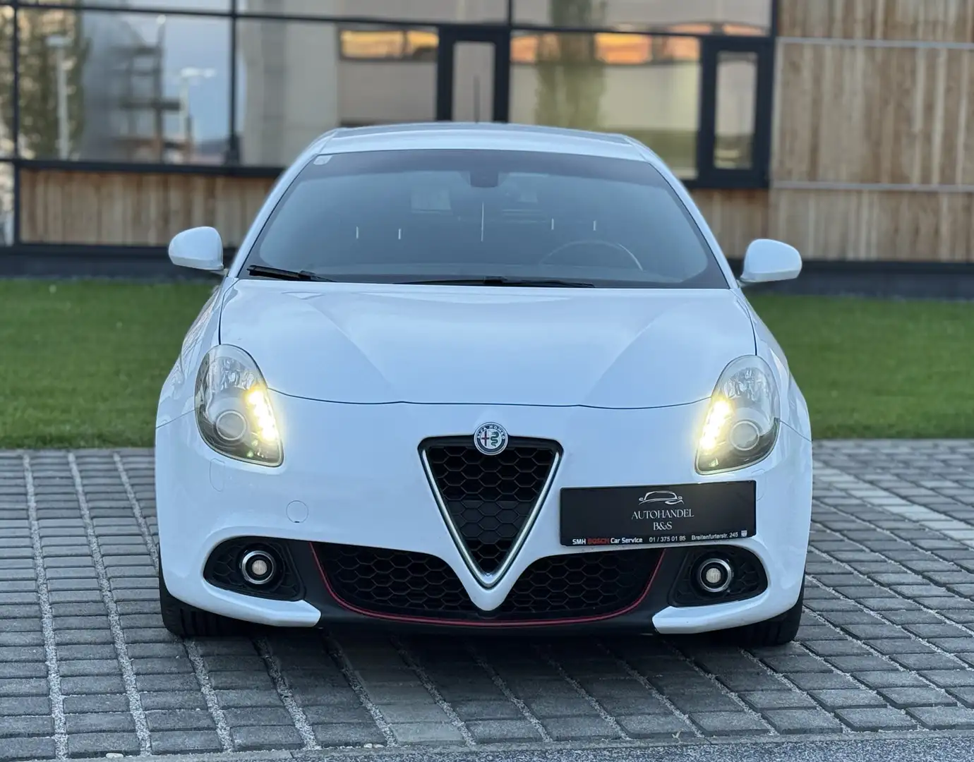 Alfa Romeo Giulietta Giulietta Super 1,4 TB MultiAir TCT *NAVI, XENON* Weiß - 2