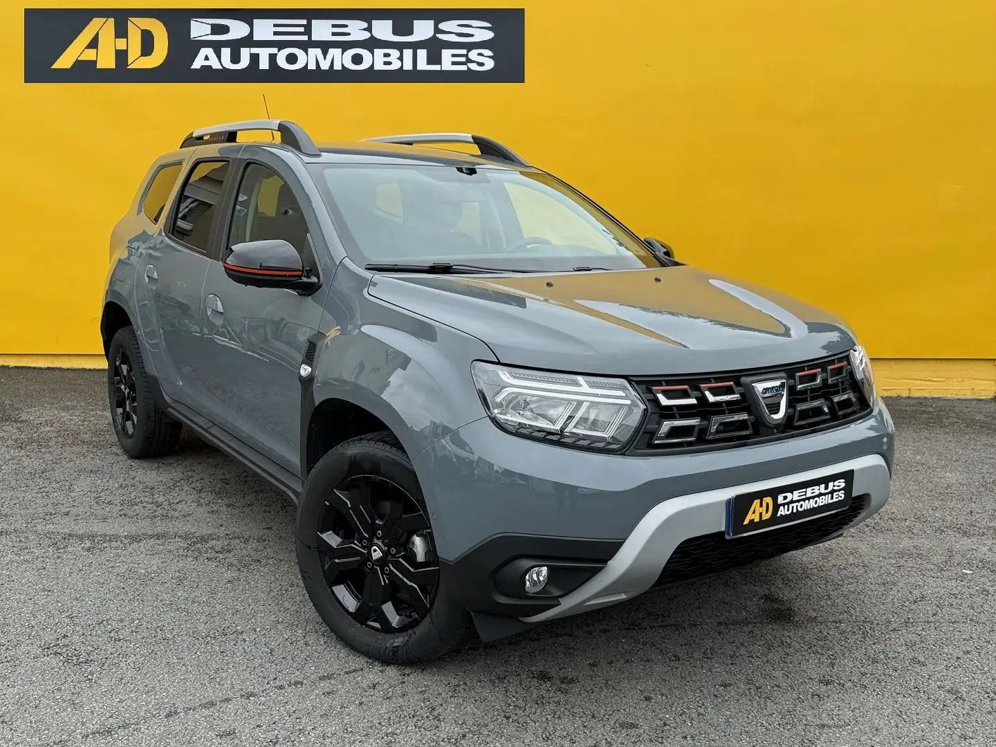 Dacia Duster 1.5 BLUE DCI 115CH SL EXTREME 4X2 Grijs - 1