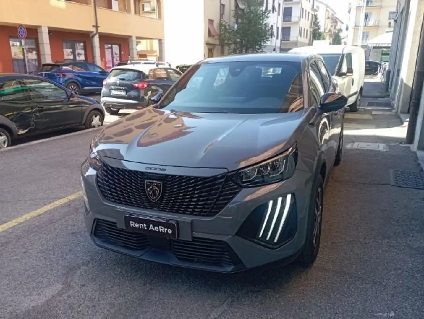 Peugeot 2008 2008 II 2023 1.2 puretech Active s Gris - 1
