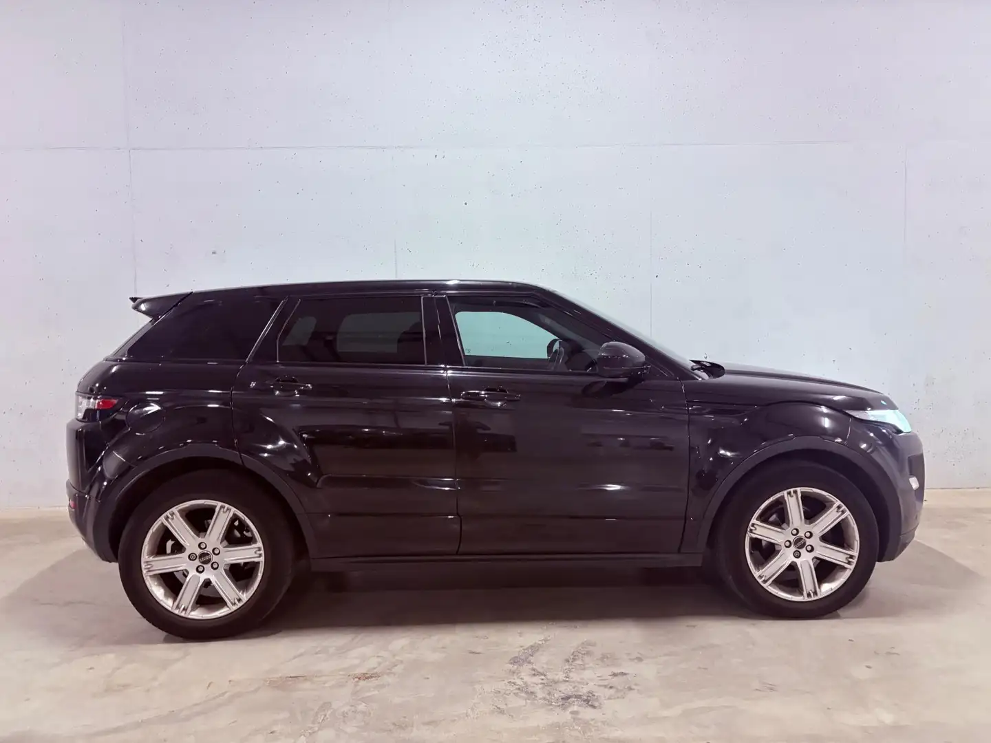 Land Rover Range Rover Evoque 2.2 SD4 4WD Automaat Pano Zwart - 2