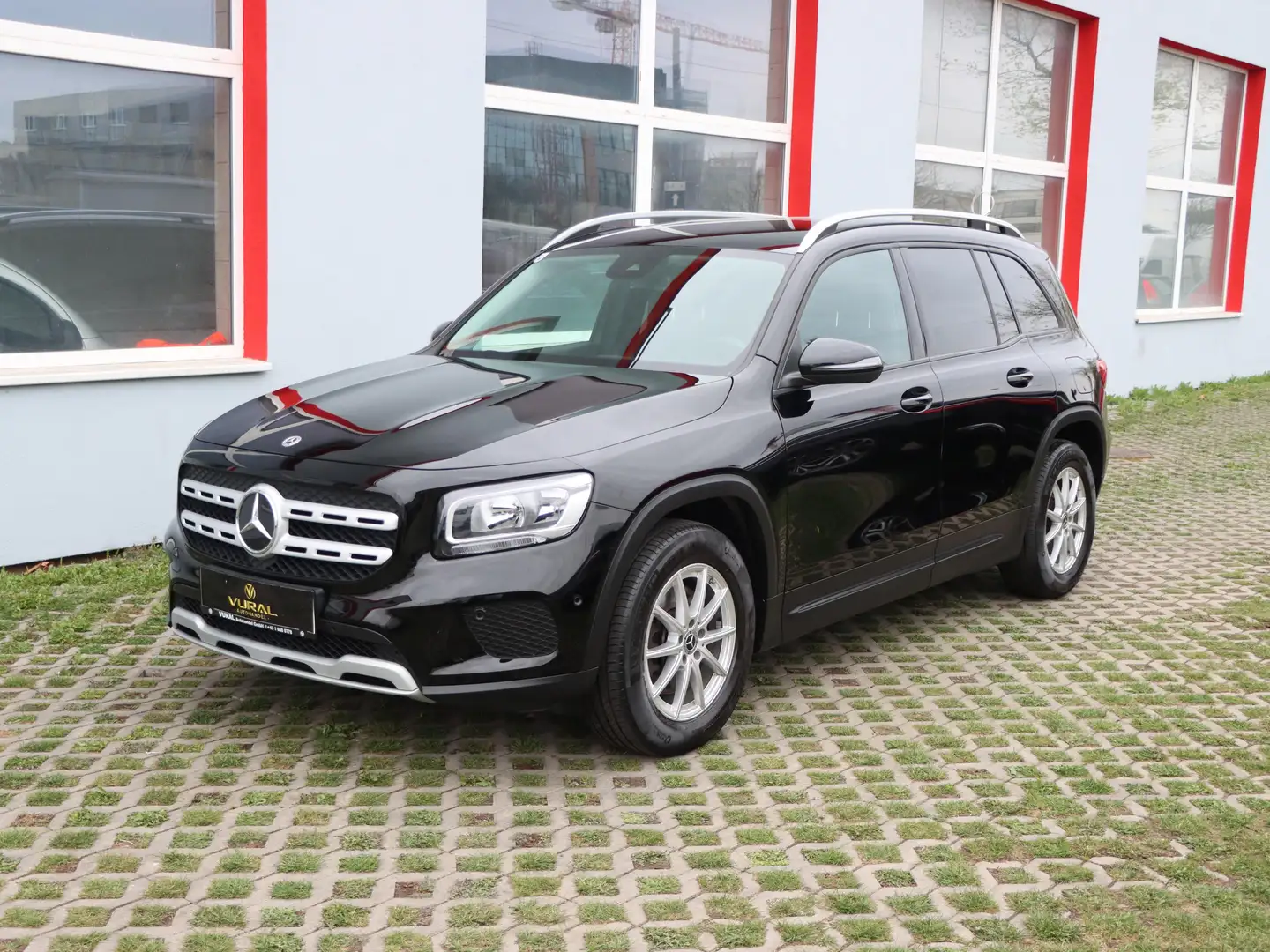 Mercedes-Benz GLB 200 d Aut. | LEDER | NAVI | Media-Display |1.Besitzer| Schwarz - 2