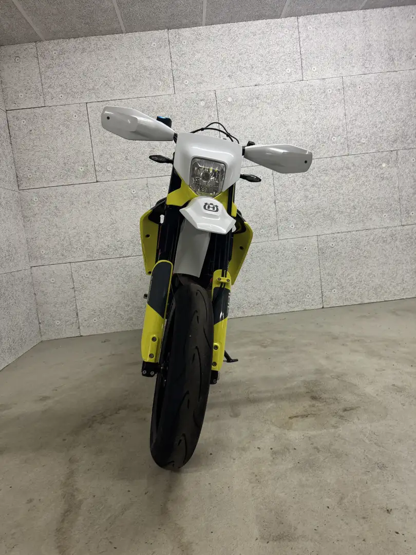Husqvarna 701 Supermoto - 2