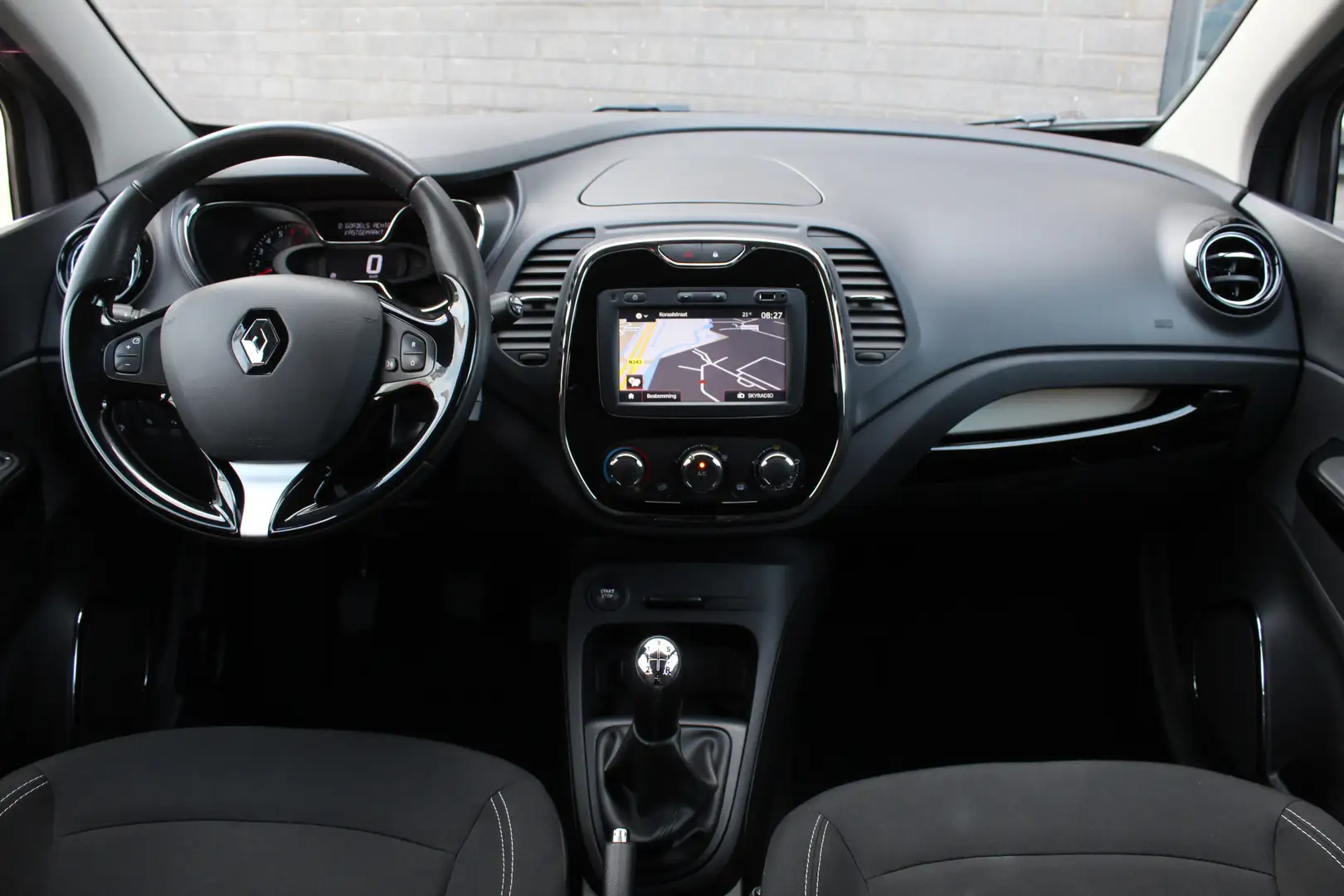 Renault Captur 0.9 TCe Limited / Cruise / PDC / Navigatie / N.A.P Grijs - 2