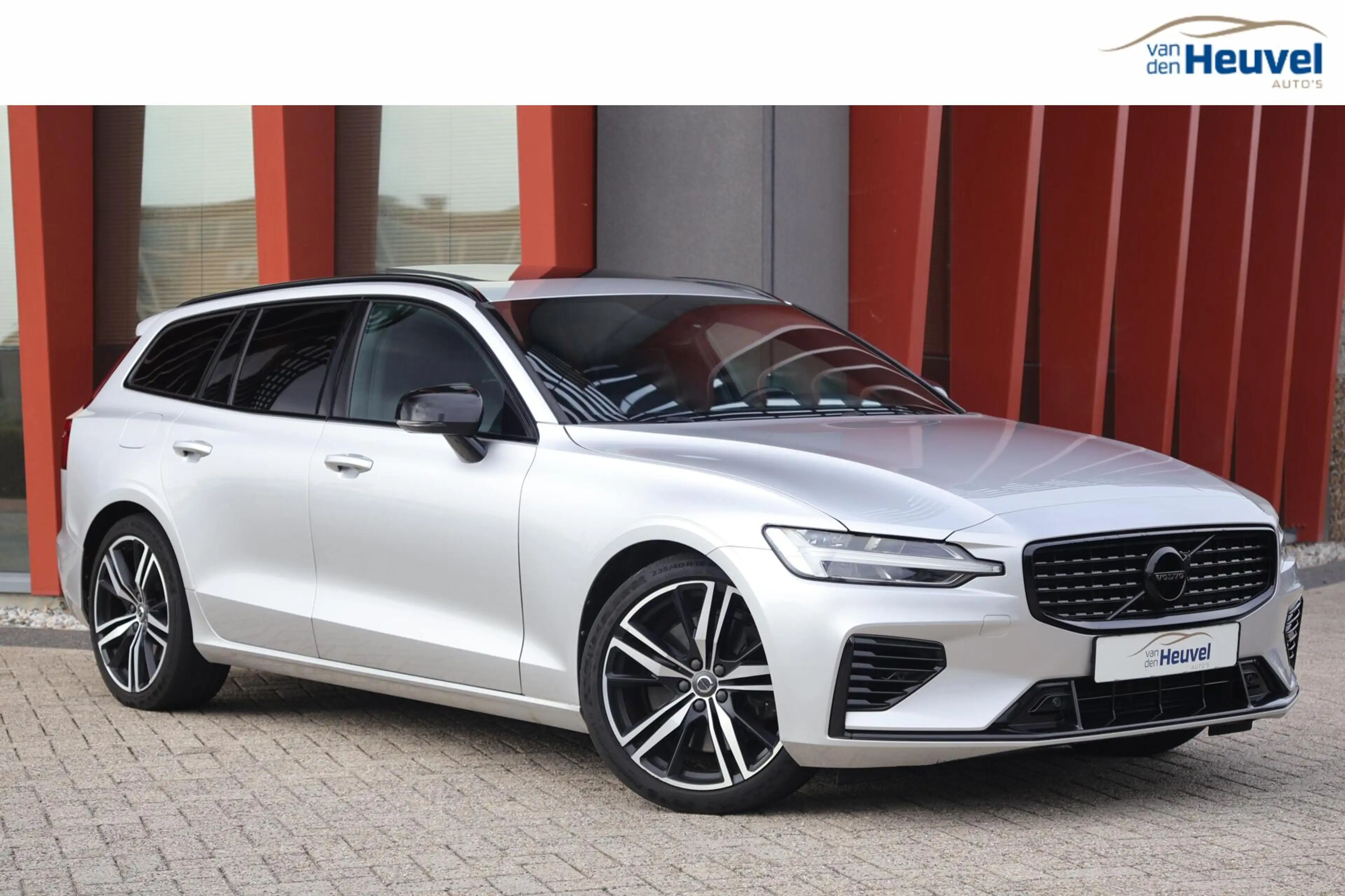 Volvo V60 T6 Recharge AWD R-Design