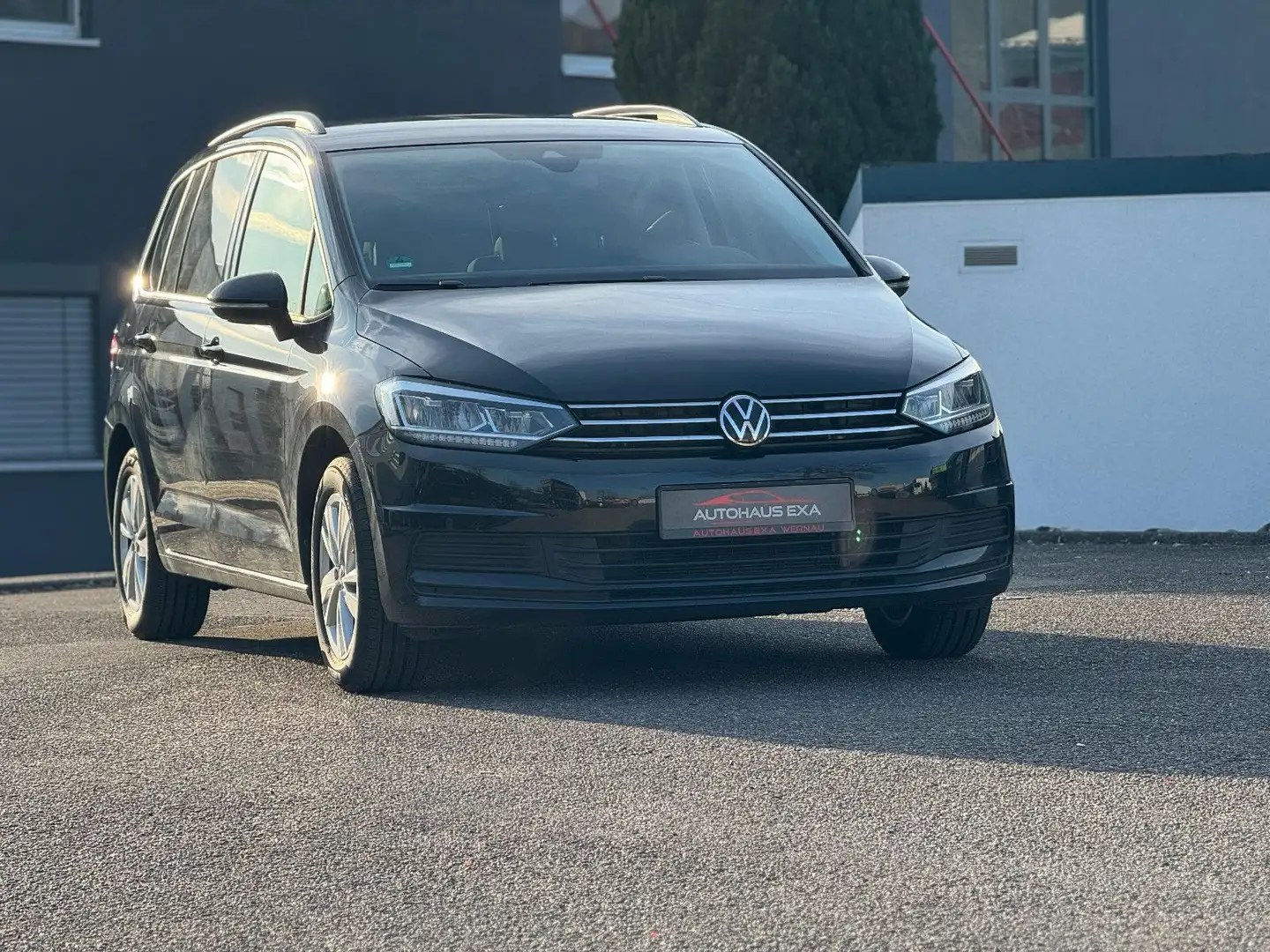 Volkswagen Touran 1.5 TSI OPF DSG Comfortline Schwarz - 1