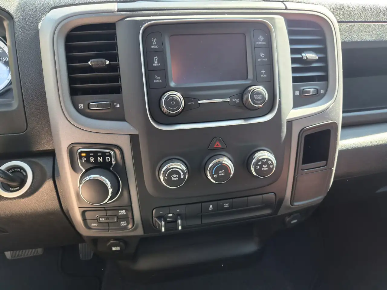Dodge RAM 2023 — фото 12