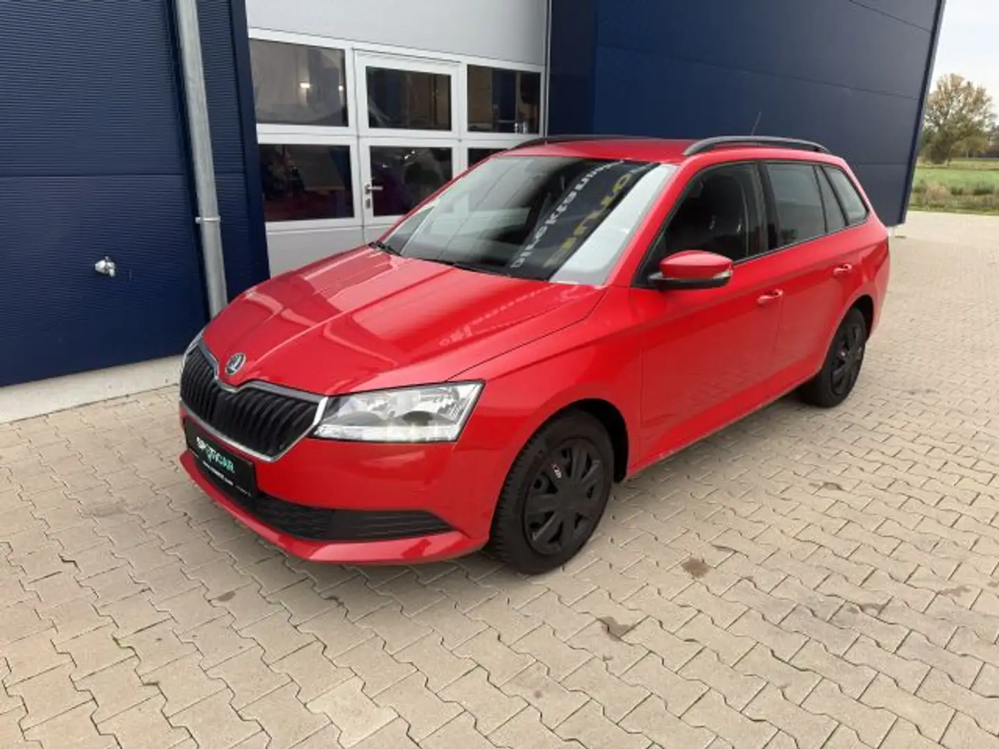 Skoda Fabia Combi 1.0 MPI Cool Plus Rot - 1