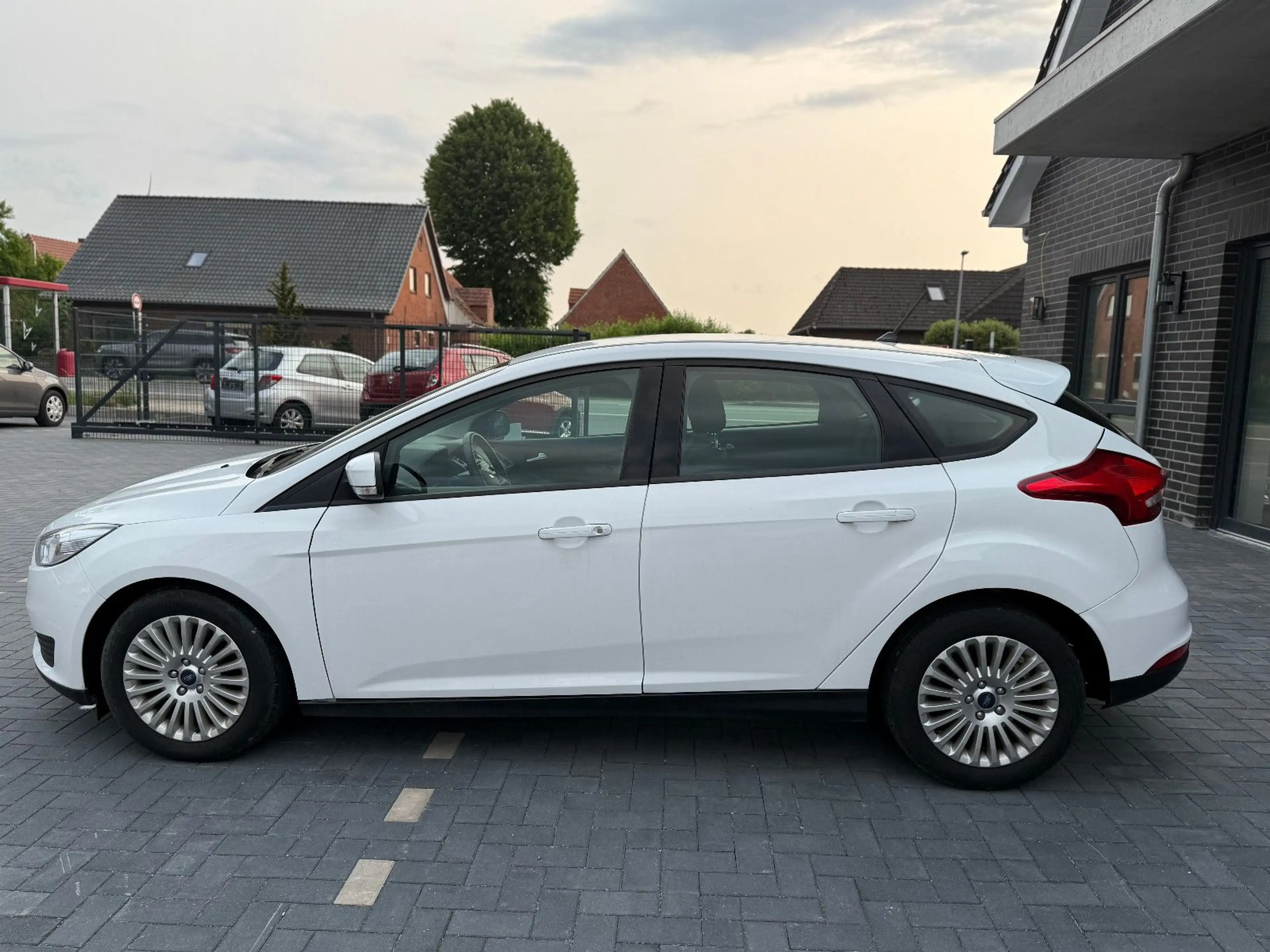 Ford Focus Limousine Trend*Klima*SHZ*Ele.Fen*1 Hand — photo 5