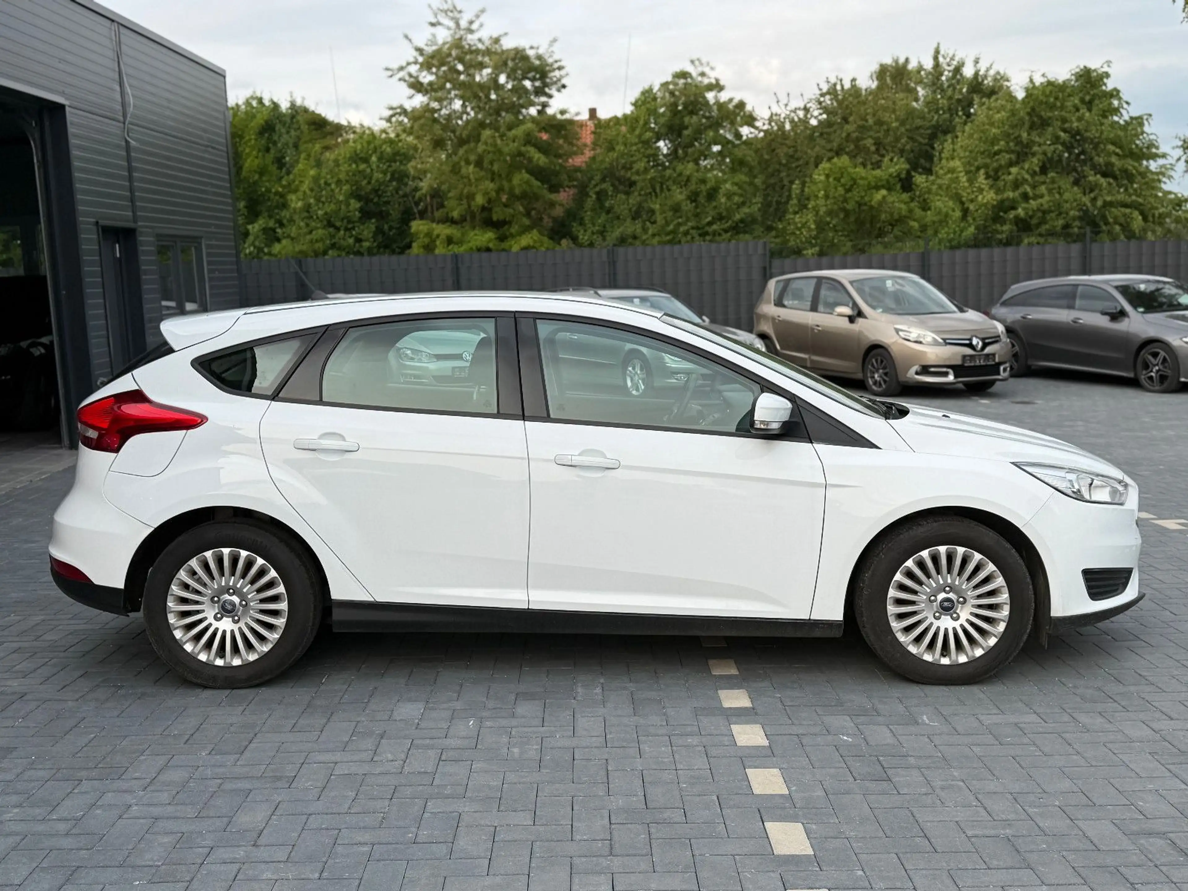 Ford Focus Limousine Trend*Klima*SHZ*Ele.Fen*1 Hand — photo 4