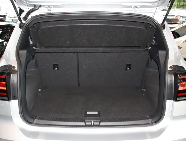 Volkswagen T-Cross view 7
