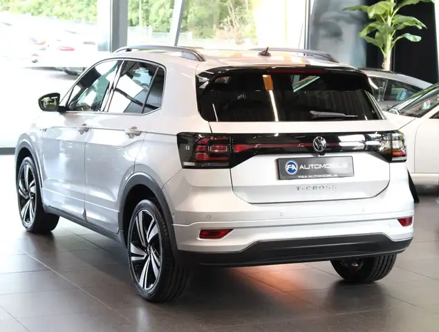 Volkswagen T-Cross view 4