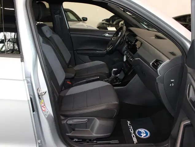 Volkswagen T-Cross view 8