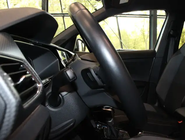 Volkswagen T-Cross view 13