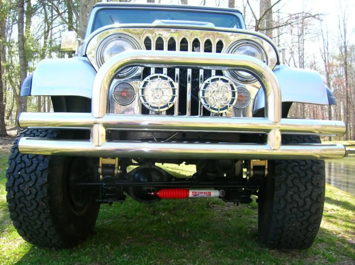 Jeep CJ-8 Plateado - 2