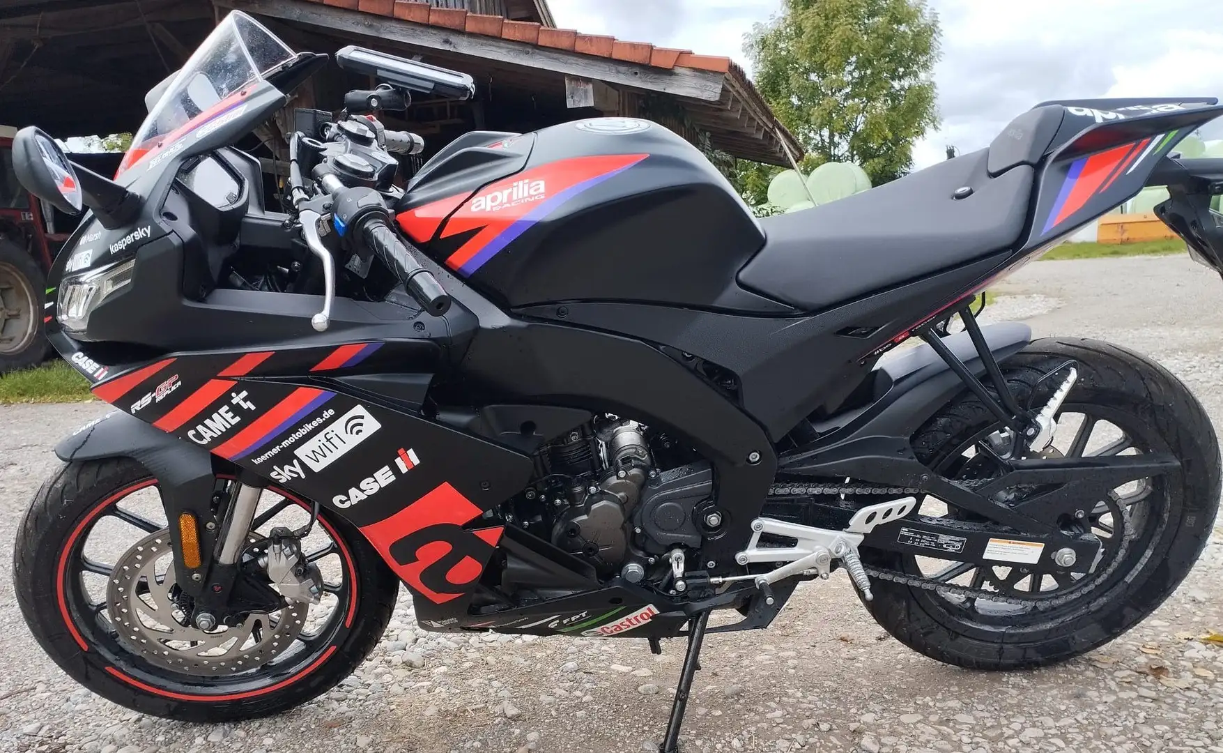 Aprilia RS 125 RS 125 ABS E5 Replica 2024er Modell nur 151 km Negro - 1