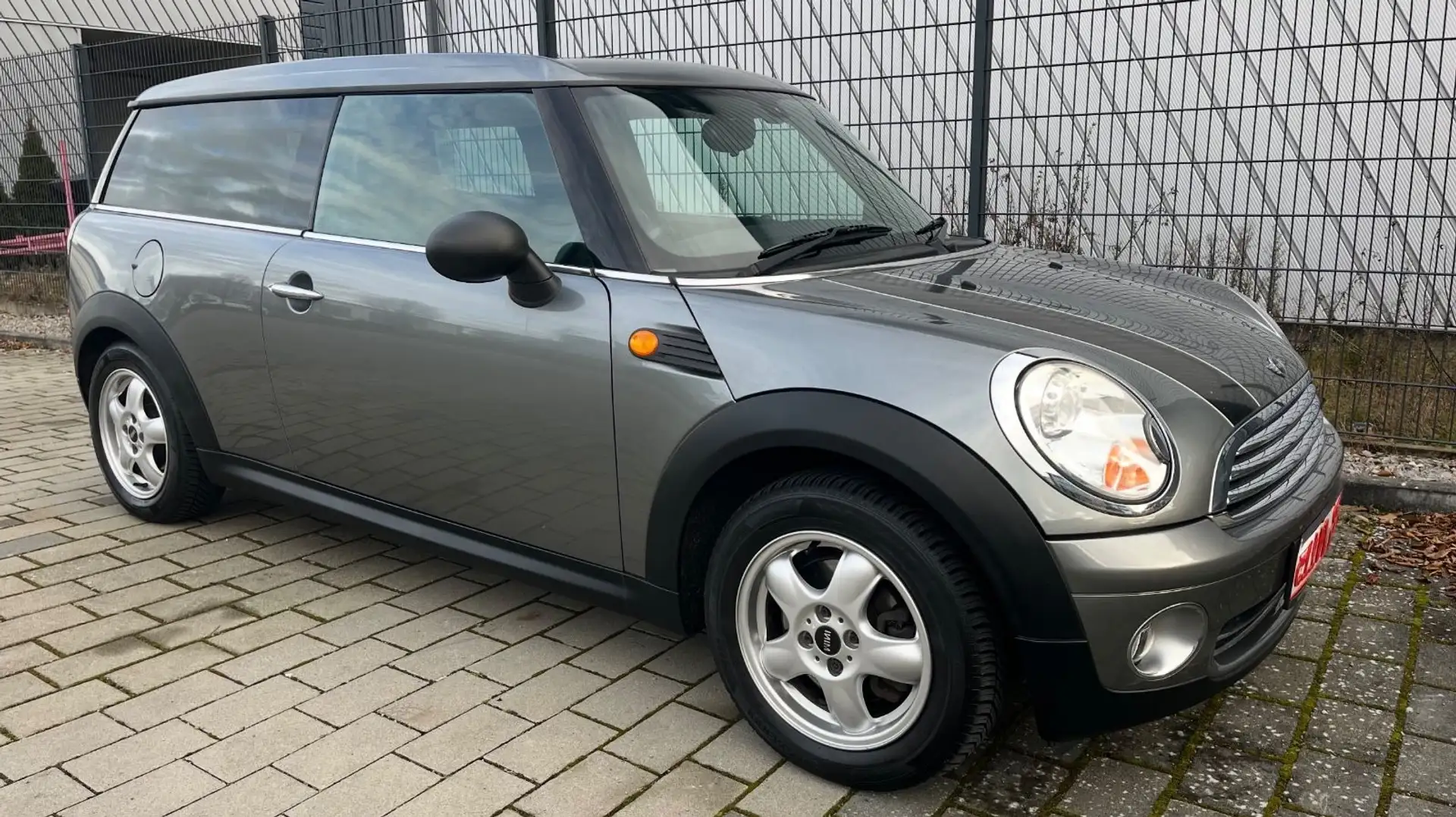 MINI One Clubman AUTOMATIK,TÜV,KLIMA,WENIG-KM Argent - 2