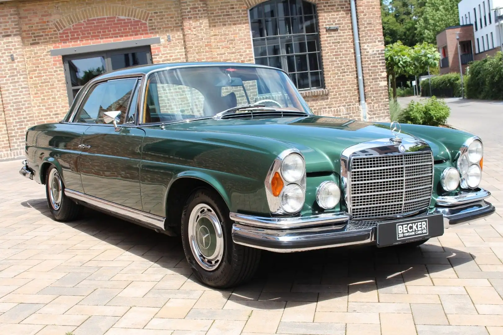 Mercedes-Benz 280 SE 3.5 Verde - 1