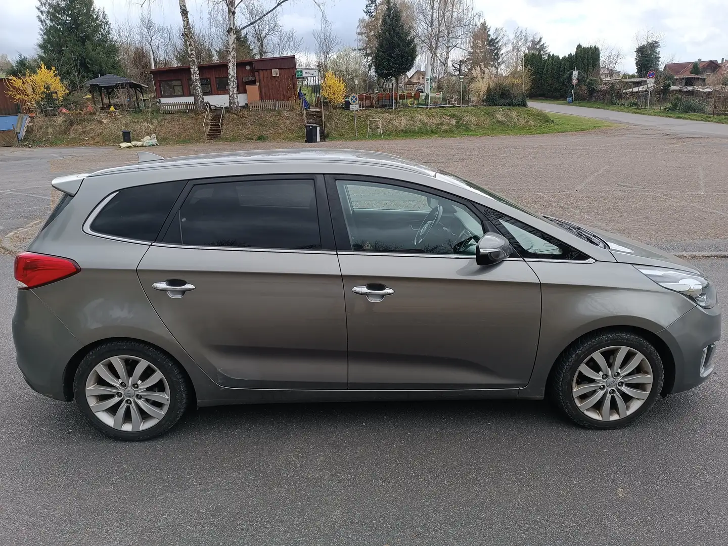 Kia Carens Carens+1.7+CRDi+115+Dream+Team+Edition Šedá - 2