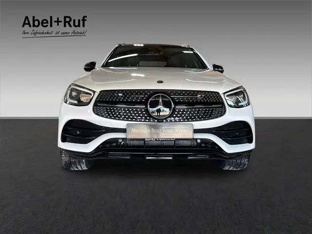 Mercedes-Benz 300 view 2
