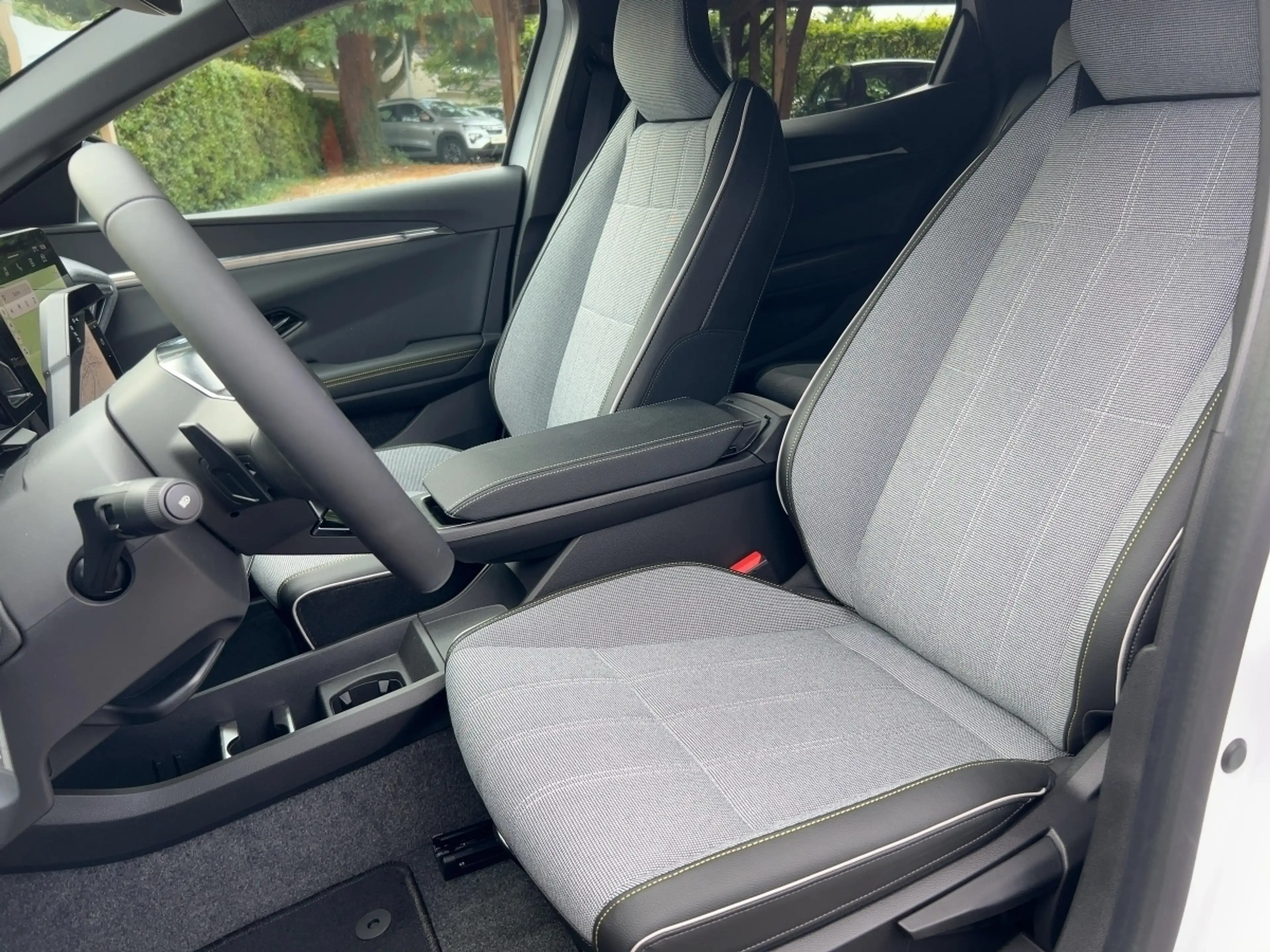 Renault Megane E-Tech EV60 220 Techno Comfort Range — photo 11