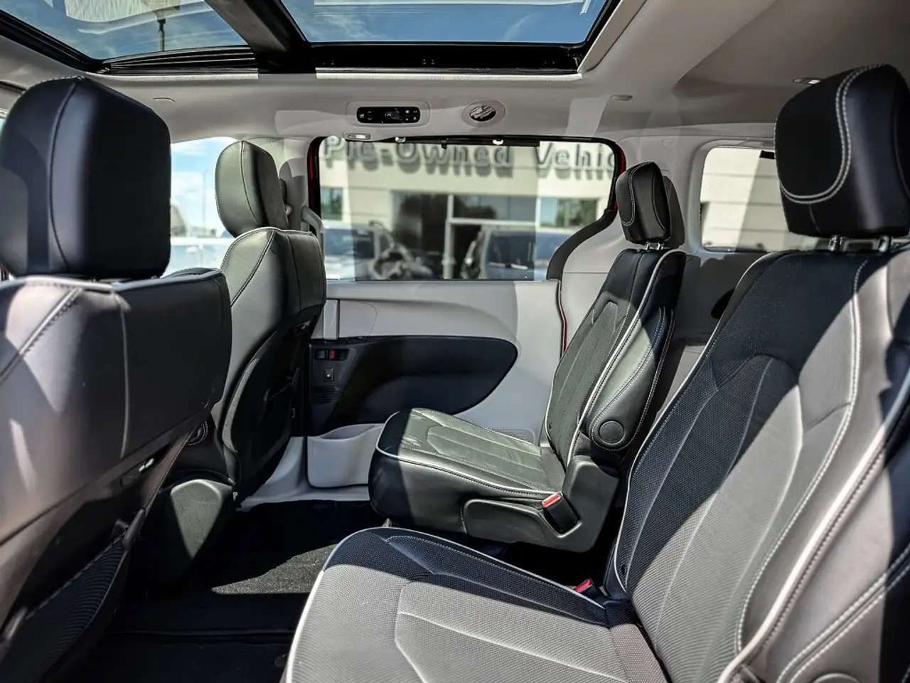 Chrysler Pacifica снимка Chrysler Pacifica