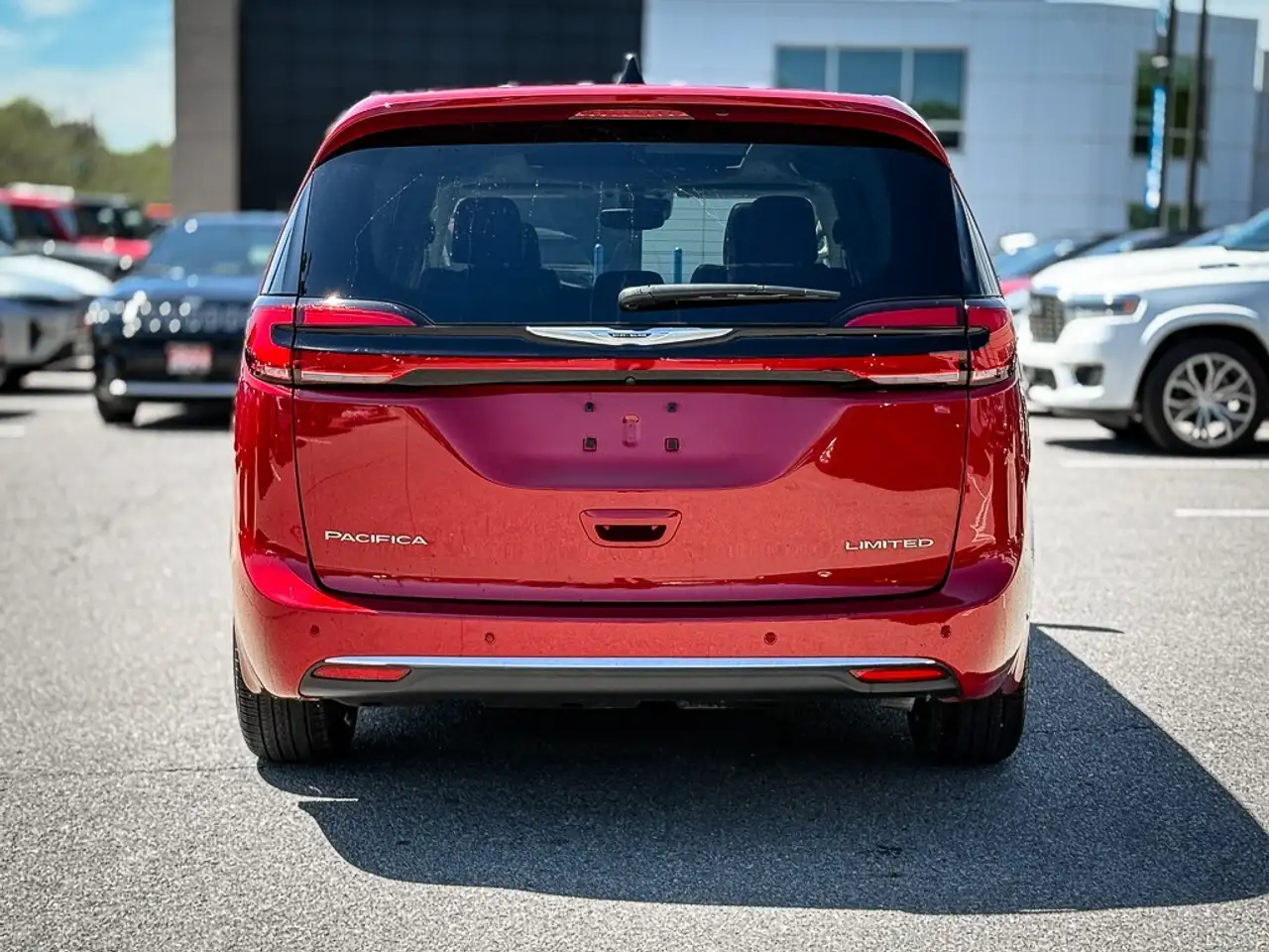 Chrysler Pacifica снимка Chrysler Pacifica