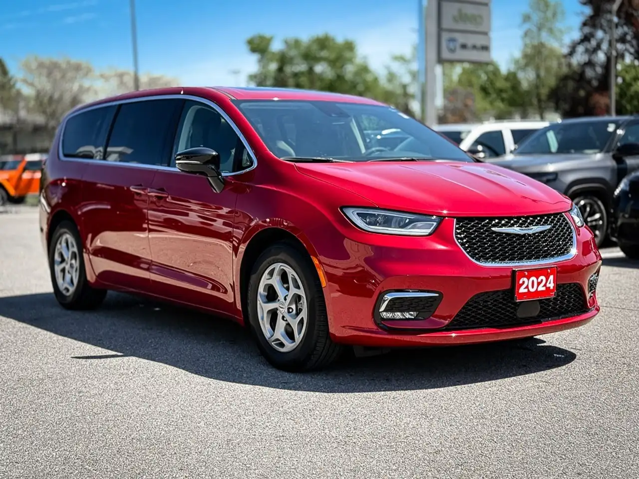Chrysler Pacifica снимка Chrysler Pacifica