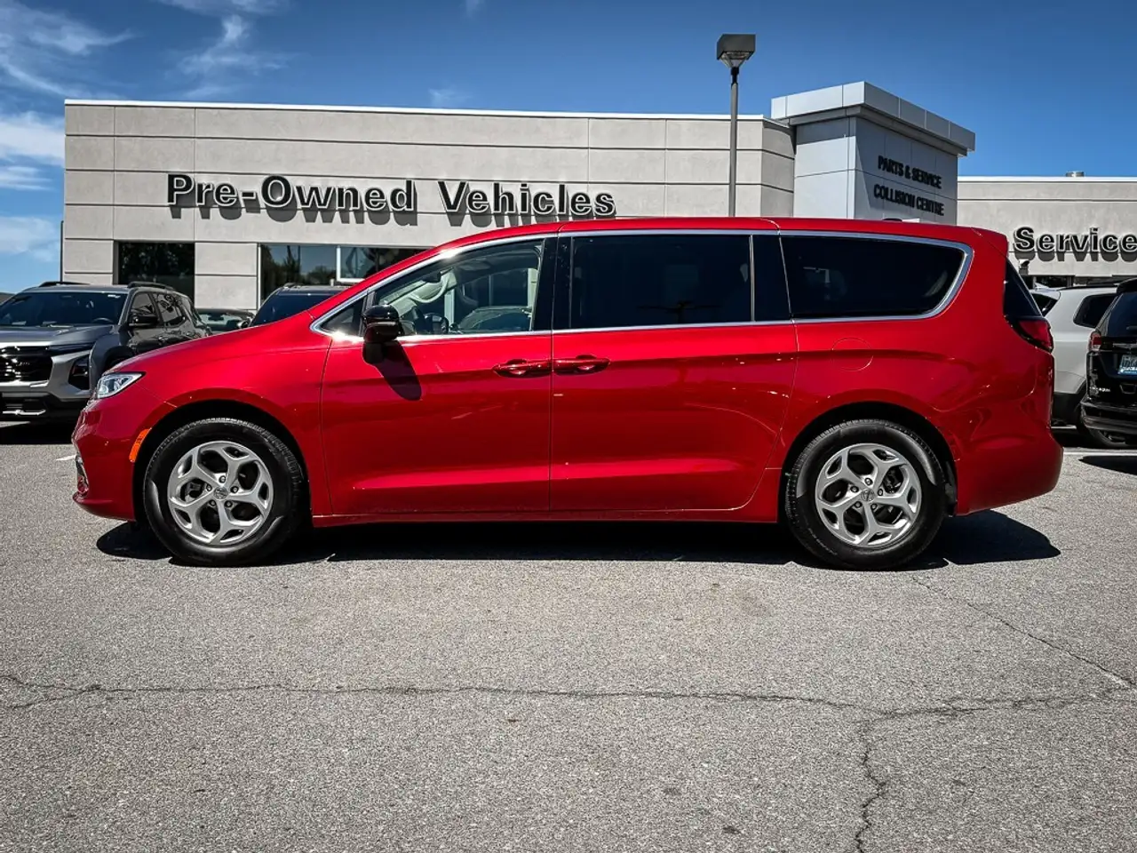 Chrysler Pacifica снимка Chrysler Pacifica