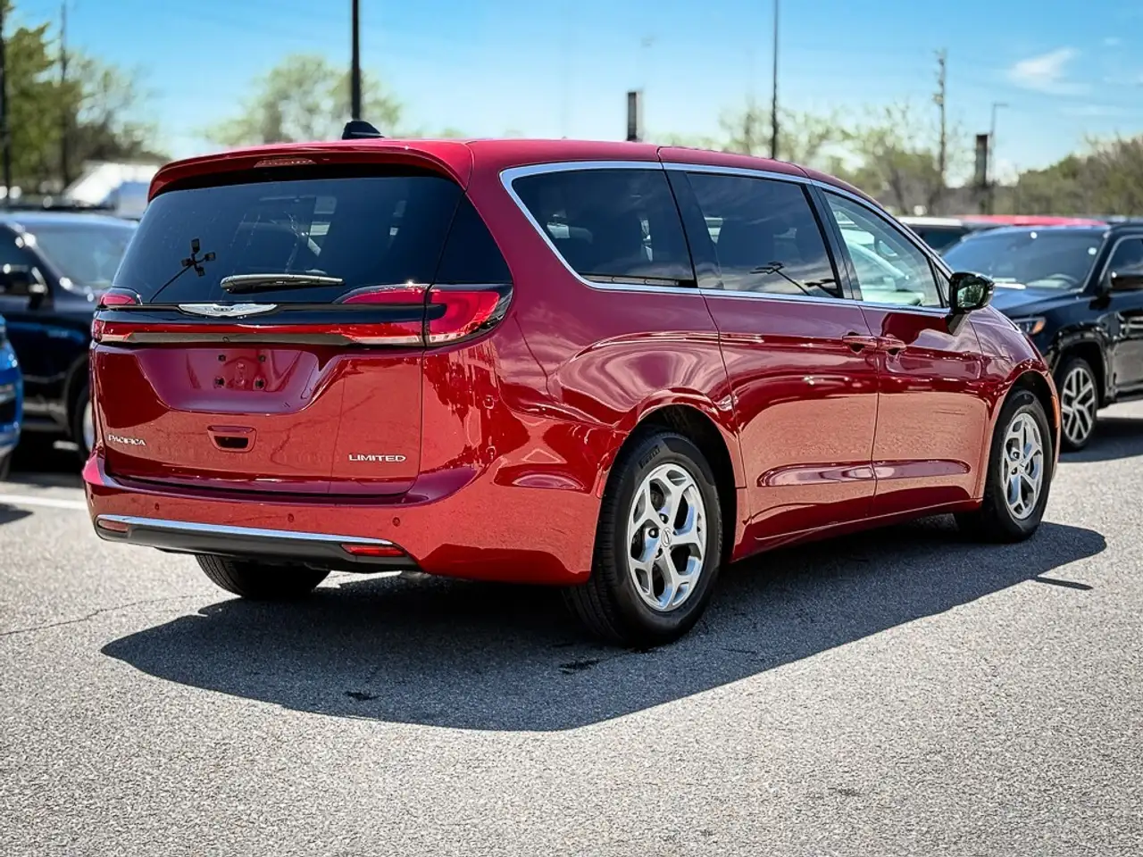 Chrysler Pacifica снимка Chrysler Pacifica