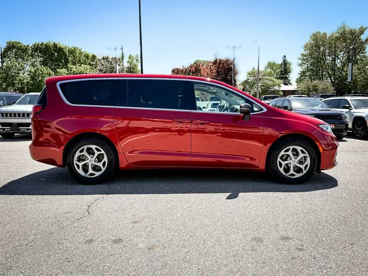 Chrysler Pacifica снимка Chrysler Pacifica