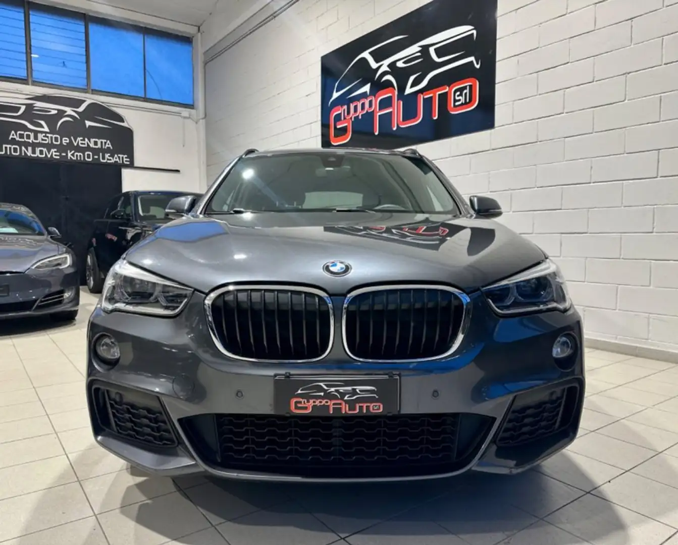 BMW X1 xDrive20d Msport Grau - 2