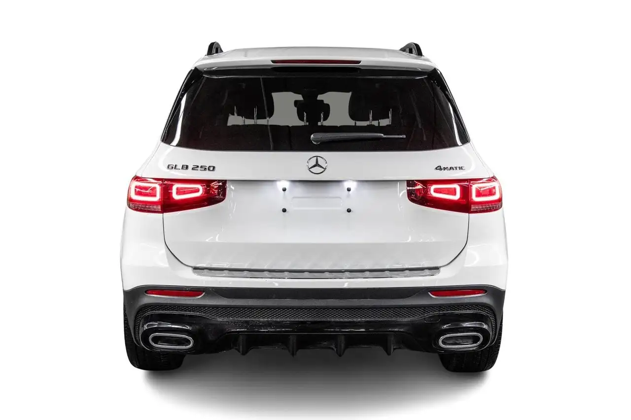 Mercedes-Benz GLB снимка Mercedes-Benz GLB