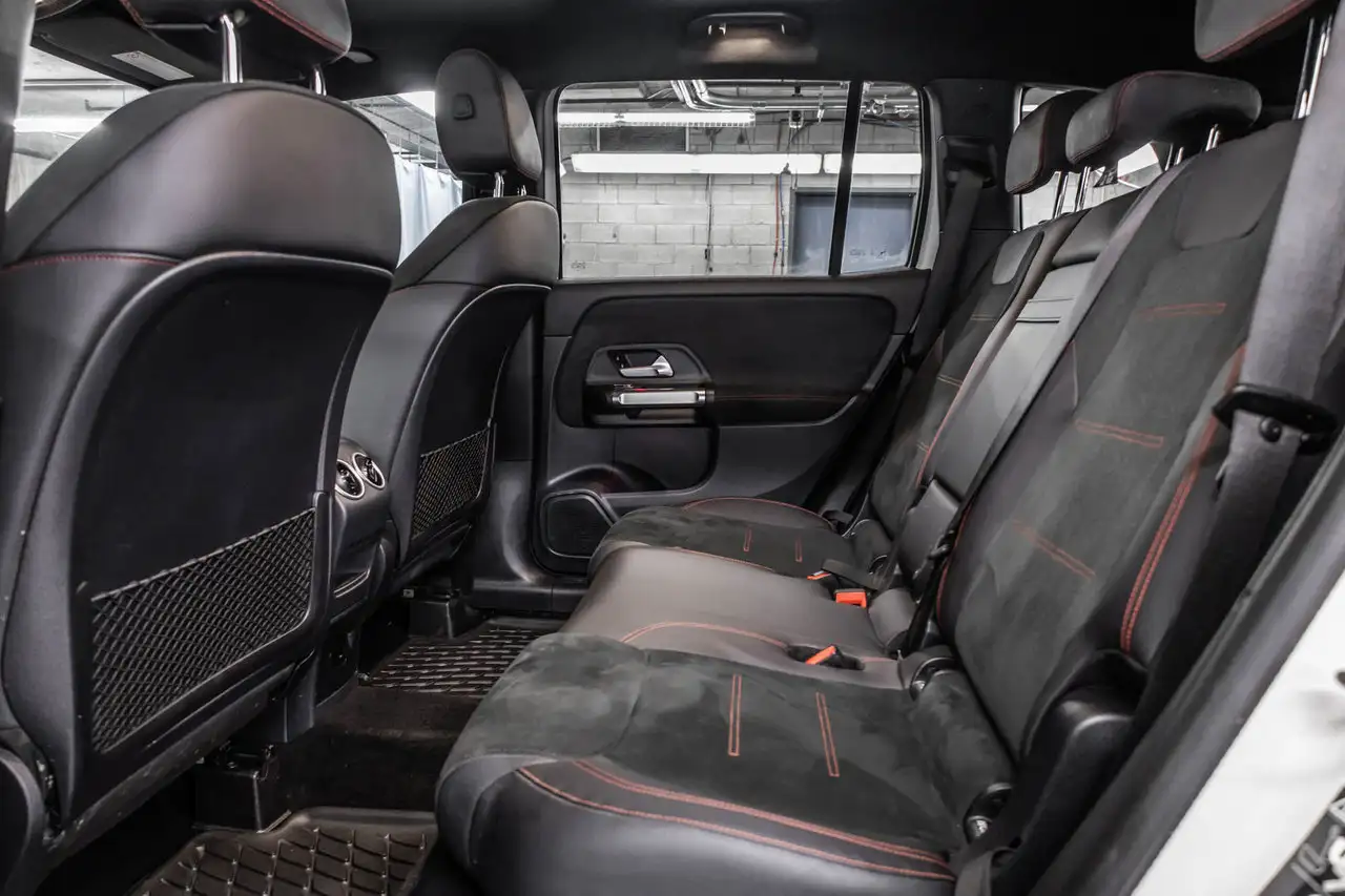 Mercedes-Benz GLB снимка Mercedes-Benz GLB